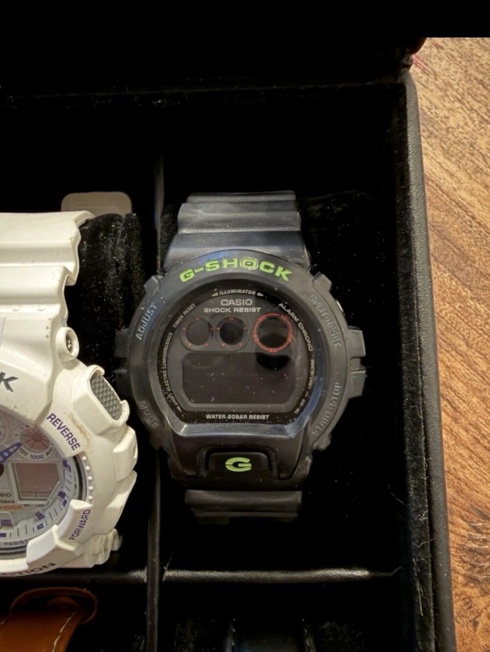 BUNDLE 8 WATCHES ( UNISEX ) - Picture 5 of 10